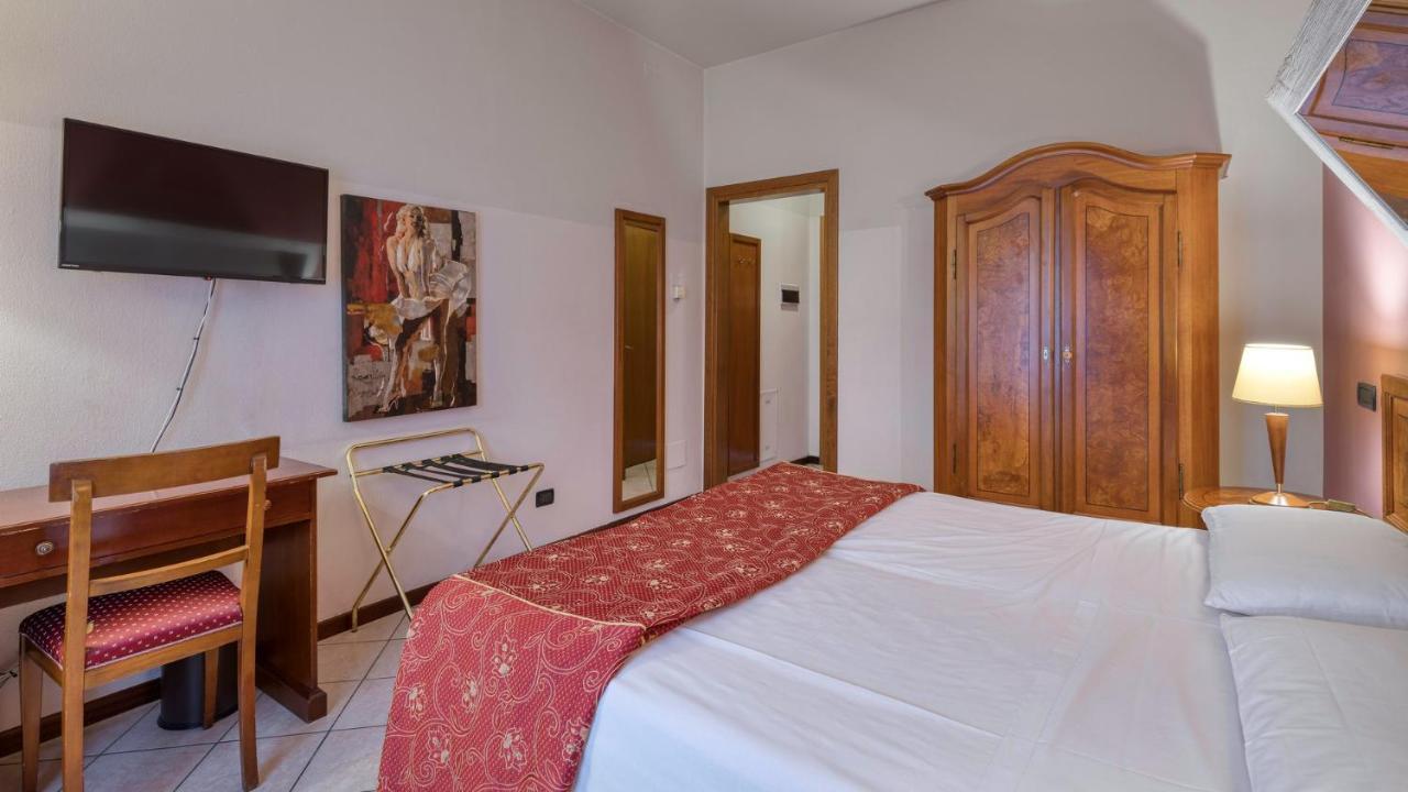 Primotel Brescia Esterno foto