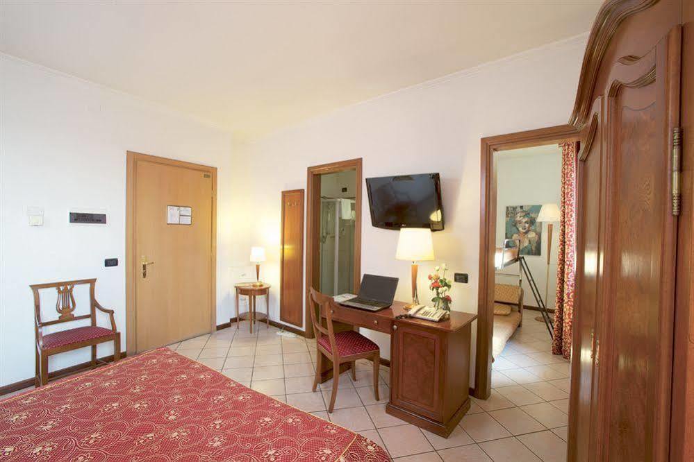 Primotel Brescia Esterno foto