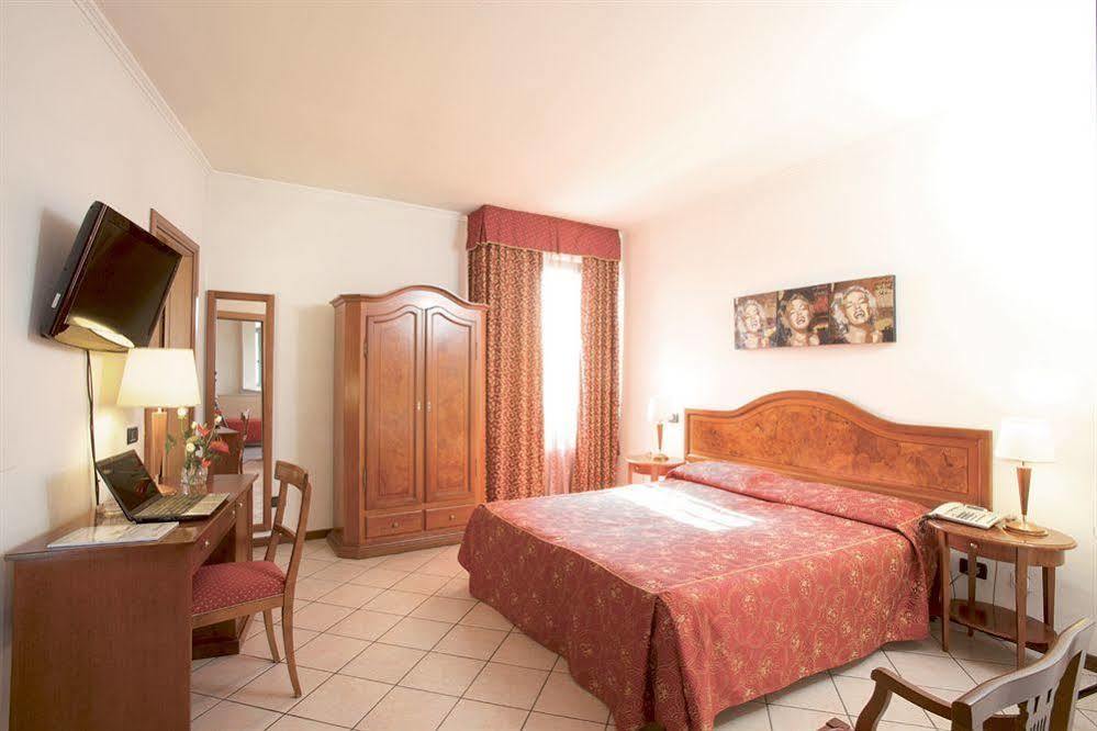 Primotel Brescia Esterno foto